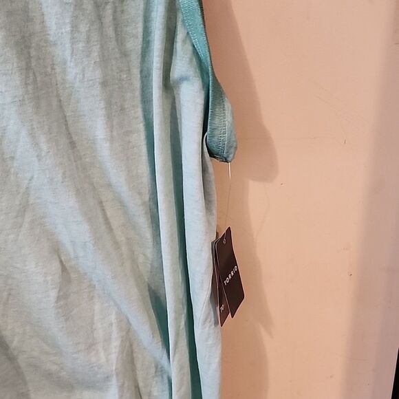 Super cute Torrid top size 3 NWT - Picture 4 of 5